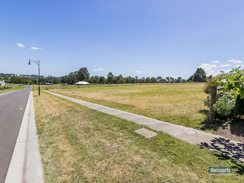 13 Golf View Court, Drouin VIC 3818
