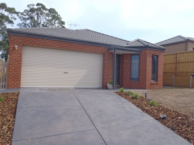 67 Monica Drive, Drouin VIC 3818