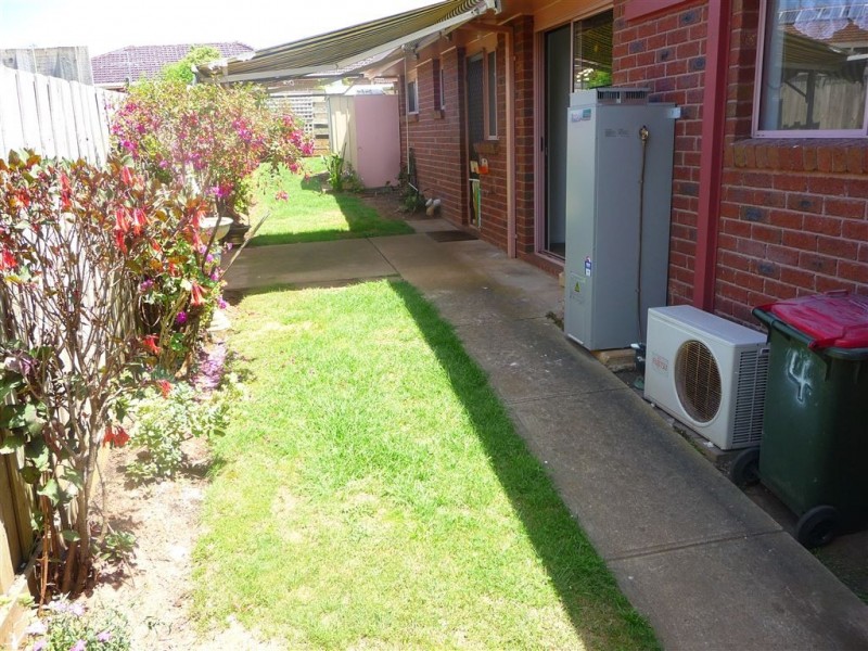 4/26 Young Street, Drouin VIC 3818