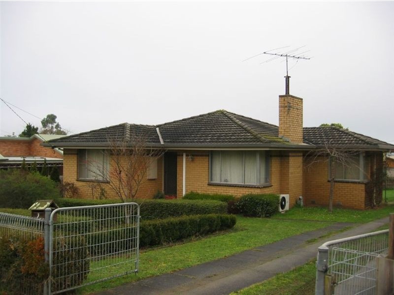 2 Bright Court, Drouin VIC 3818