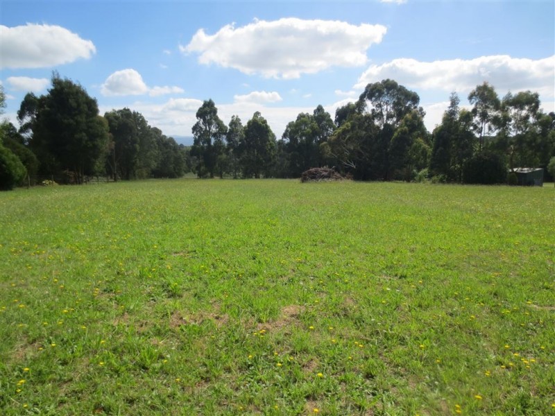 27 Fairway Drive, Drouin VIC 3818