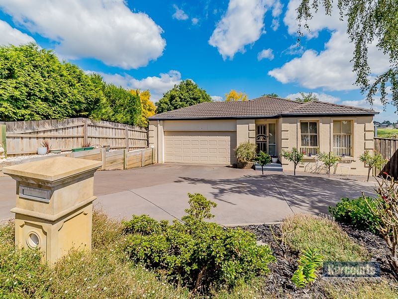 2 Outlook Drive, Drouin VIC 3818