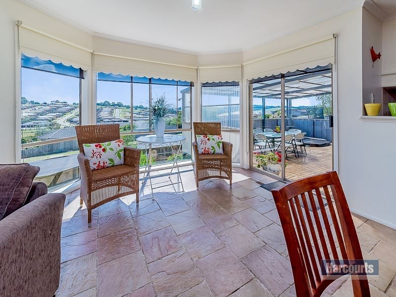 2 Outlook Drive, Drouin VIC 3818