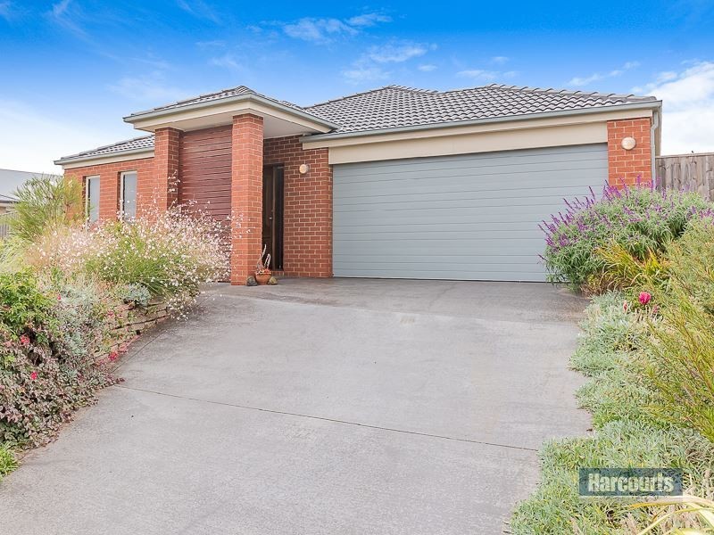 6 Penfold Place, Drouin VIC 3818