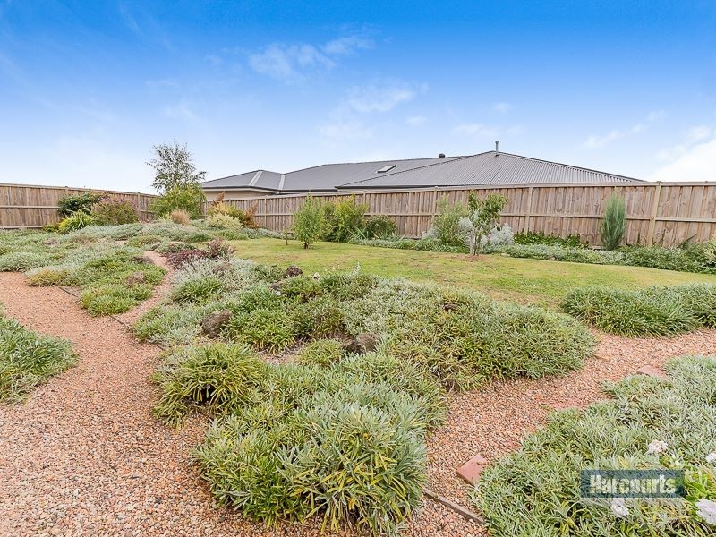6 Penfold Place, Drouin VIC 3818