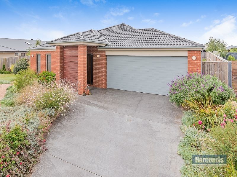 6 Penfold Place, Drouin VIC 3818