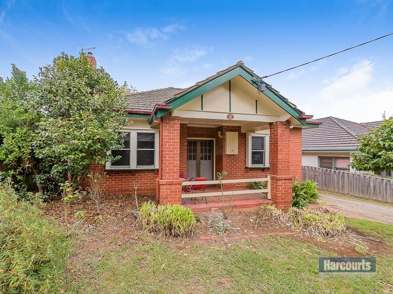 8 Lampards Road, Drouin VIC 3818