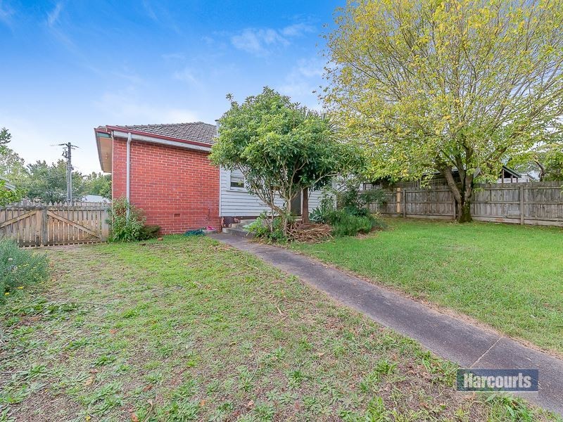 8 Lampards Road, Drouin VIC 3818