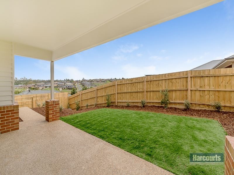 2/41 Manikato Drive, Drouin VIC 3818