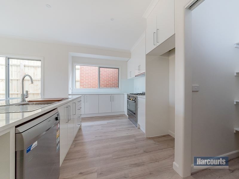 2/41 Manikato Drive, Drouin VIC 3818