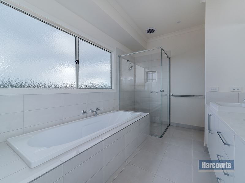 2/41 Manikato Drive, Drouin VIC 3818