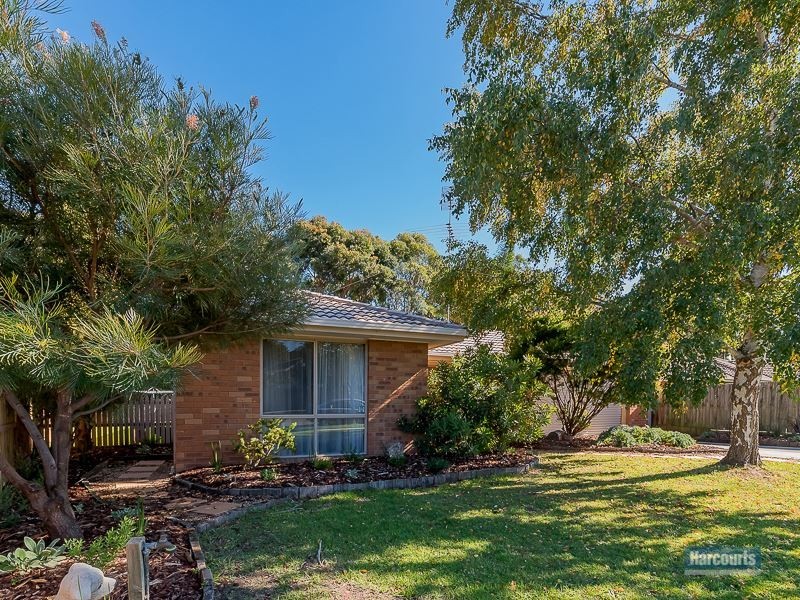 15 Adam Court, Drouin VIC 3818