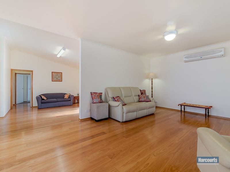 15 Adam Court, Drouin VIC 3818