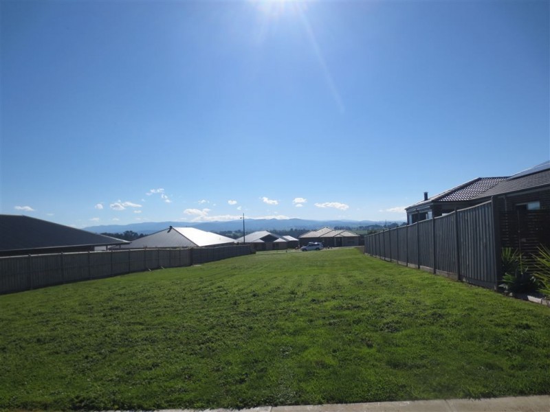 7 Bexley Boulevard, Drouin VIC 3818