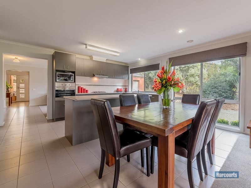 9 Andrew Court, Drouin VIC 3818