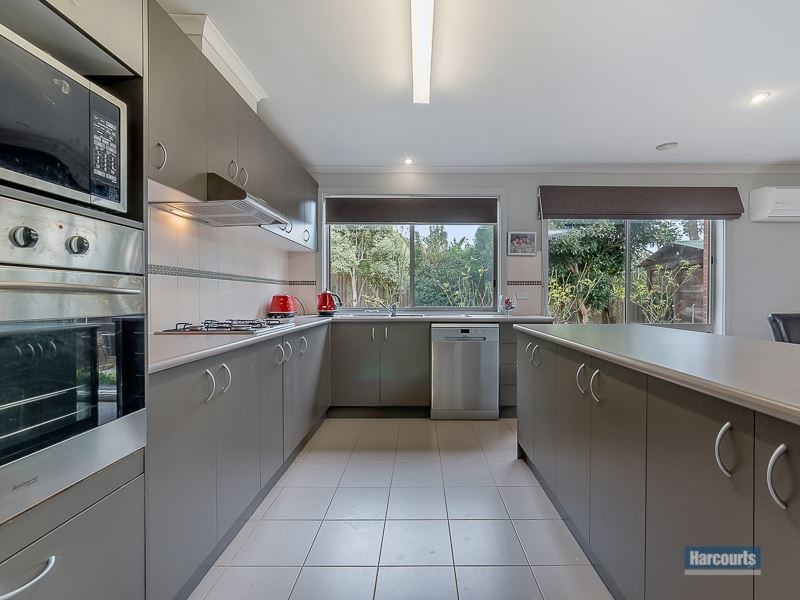 9 Andrew Court, Drouin VIC 3818