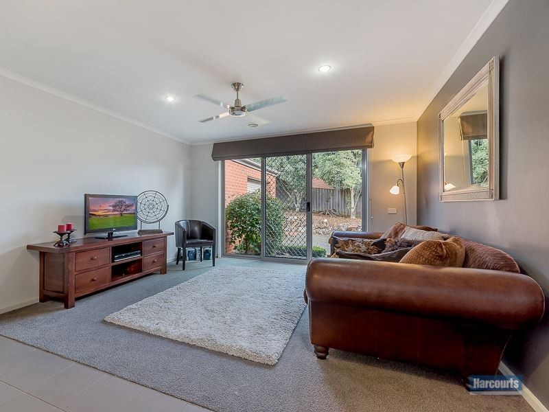 9 Andrew Court, Drouin VIC 3818