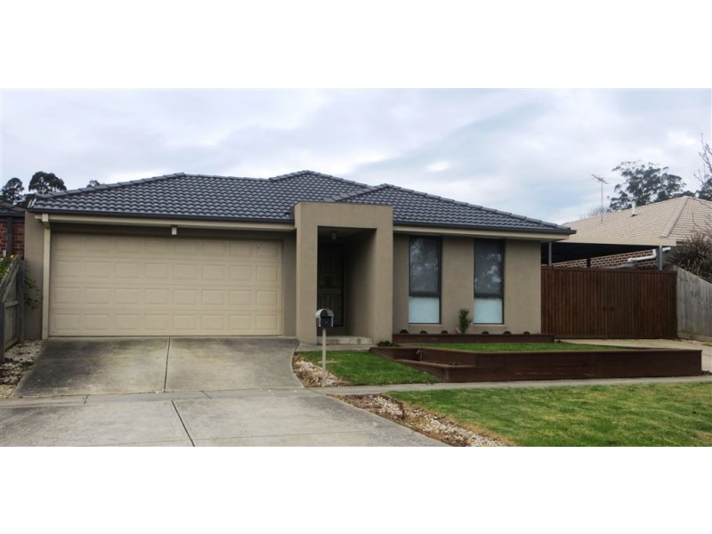 24 Foster Street, Drouin VIC 3818