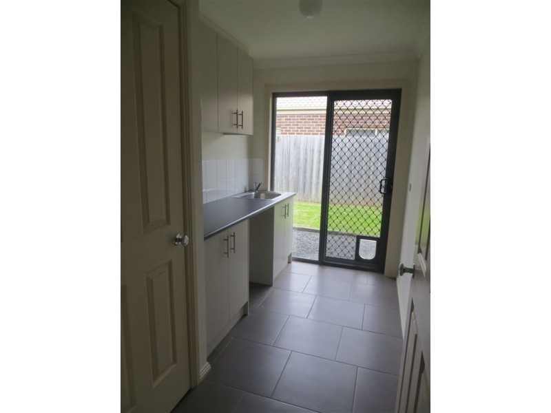 24 Foster Street, Drouin VIC 3818