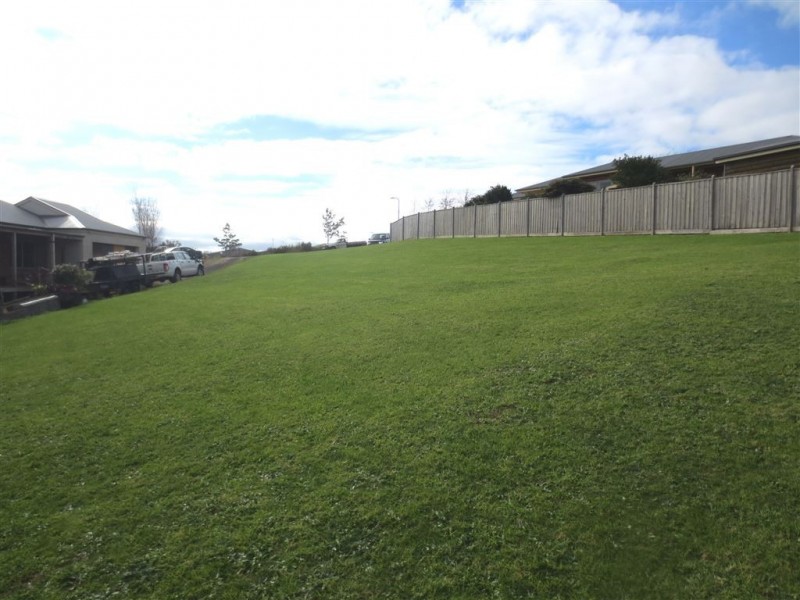 3 Rus Rees Court, Drouin VIC 3818