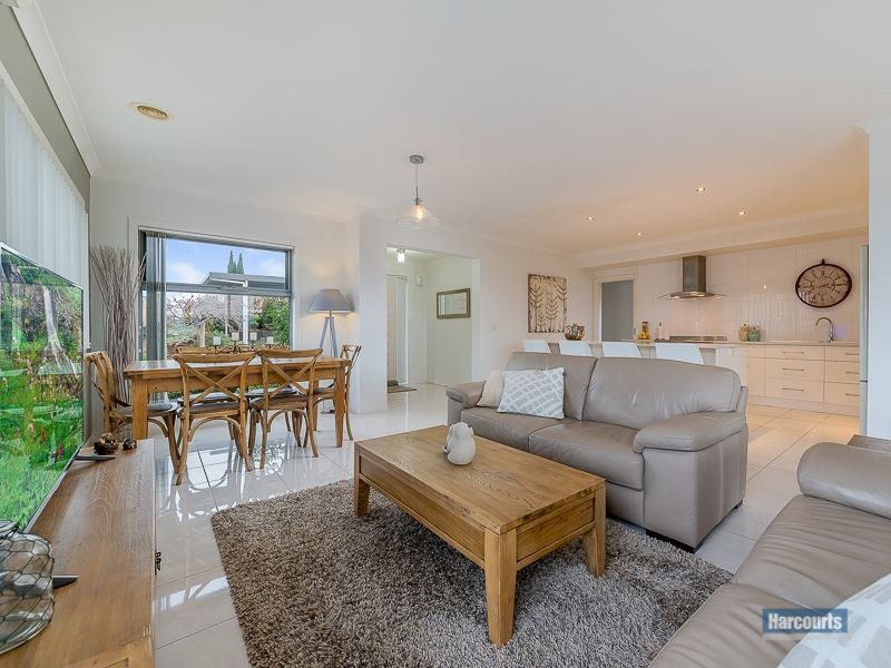 21 Jackson Drive, Drouin VIC 3818
