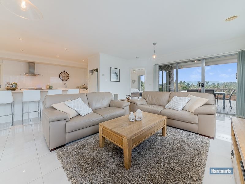 21 Jackson Drive, Drouin VIC 3818