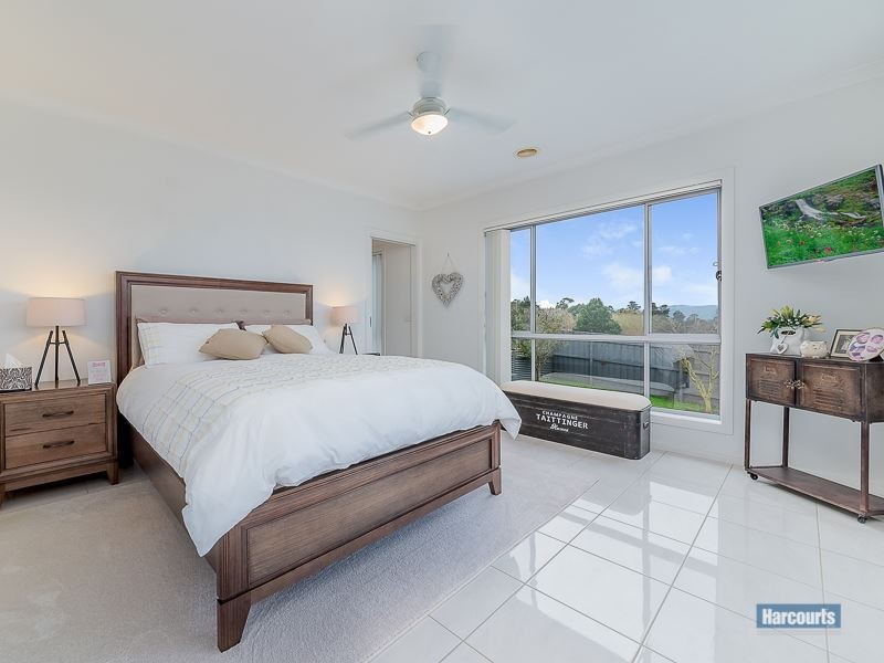 21 Jackson Drive, Drouin VIC 3818