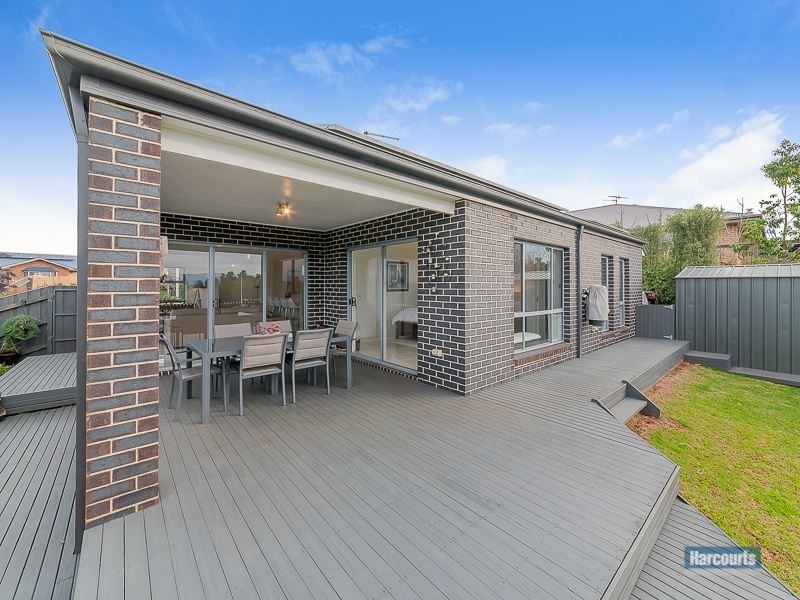 21 Jackson Drive, Drouin VIC 3818