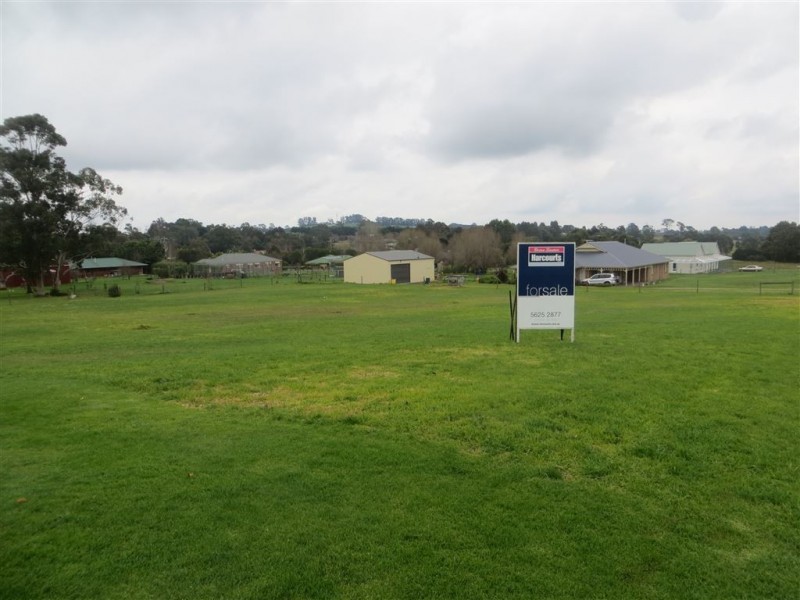 4 Golf View Court, Drouin VIC 3818