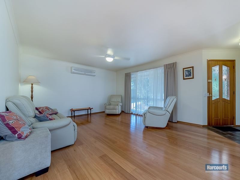 15 Adam Court, Drouin VIC 3818