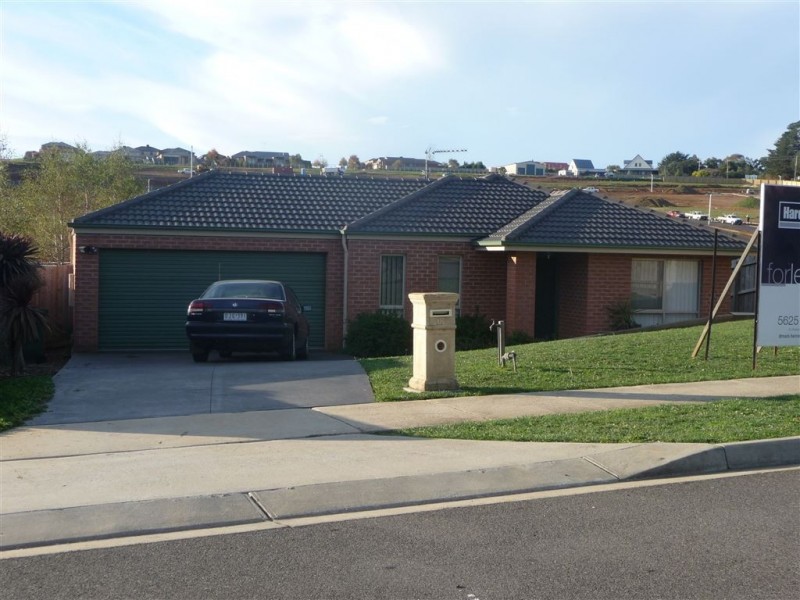 16 Orchard Court, Drouin VIC 3818