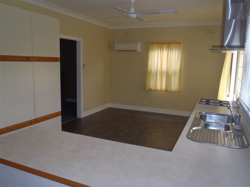 2 May Court, Garfield VIC 3814