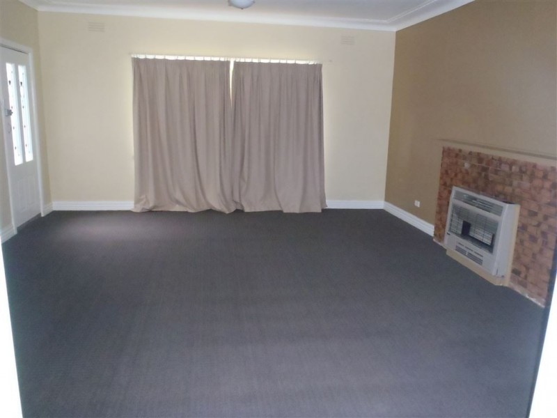 2 May Court, Garfield VIC 3814