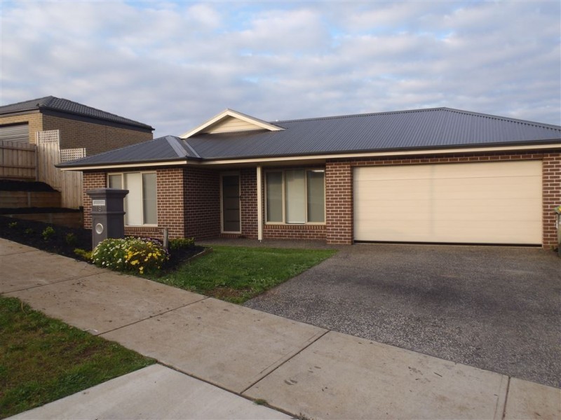 18 Skipton Street, Drouin VIC 3818