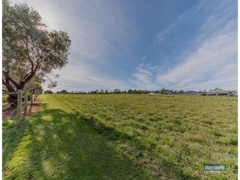 51 Colquhoun Boulevard, Warragul VIC 3820