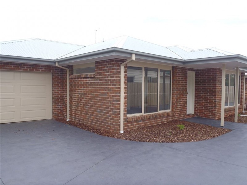 2/94 Longwarry Road, Drouin VIC 3818
