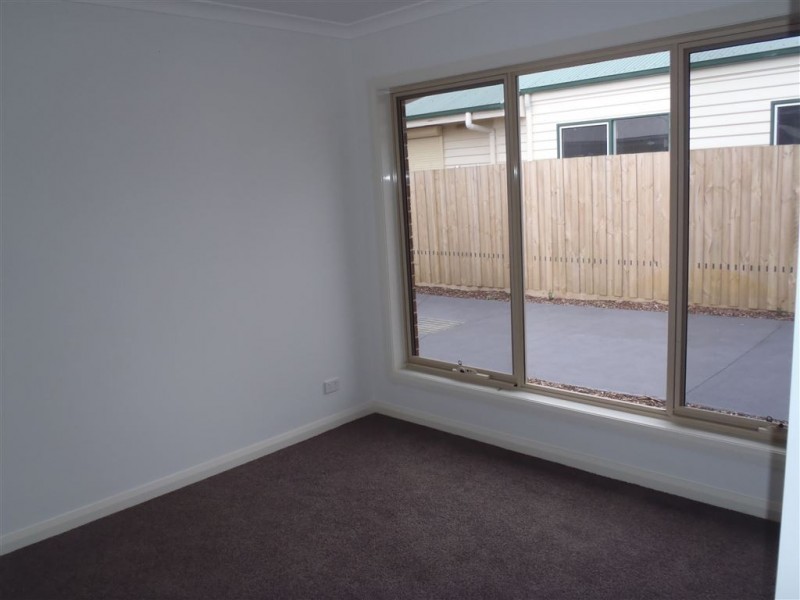 2/94 Longwarry Road, Drouin VIC 3818