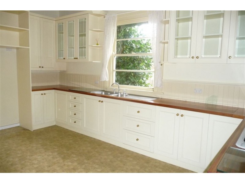 8 Valley Vista Drive, Warragul VIC 3820