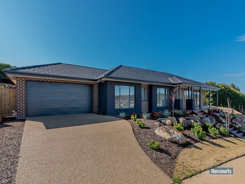 42 Manikato Drive, Drouin VIC 3818