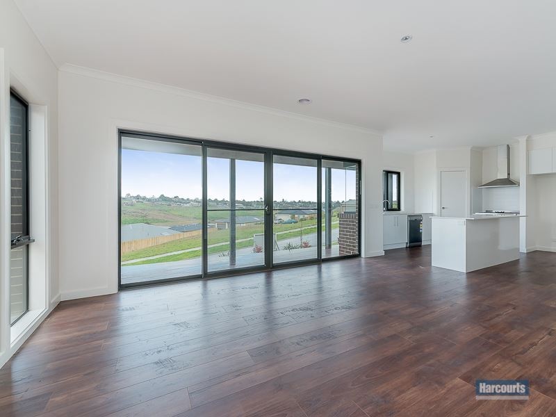 42 Manikato Drive, Drouin VIC 3818