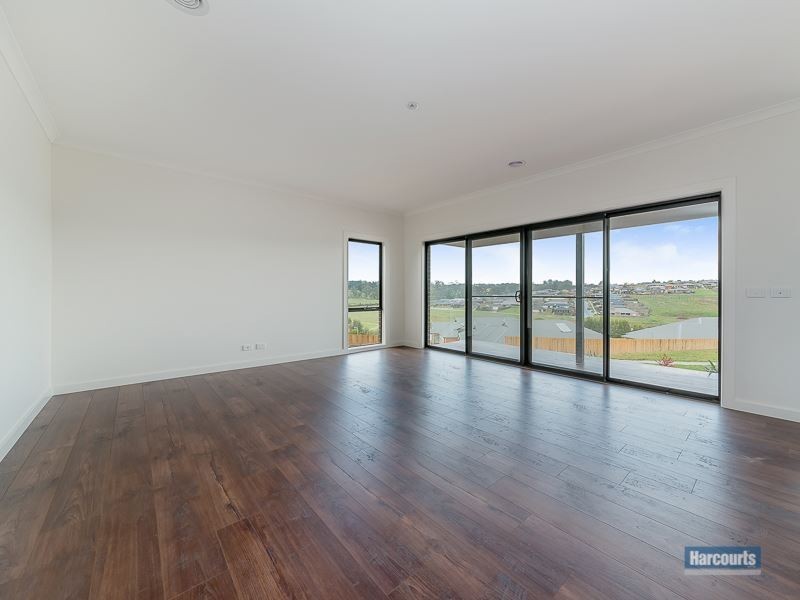 42 Manikato Drive, Drouin VIC 3818