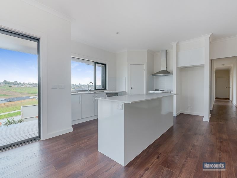 42 Manikato Drive, Drouin VIC 3818