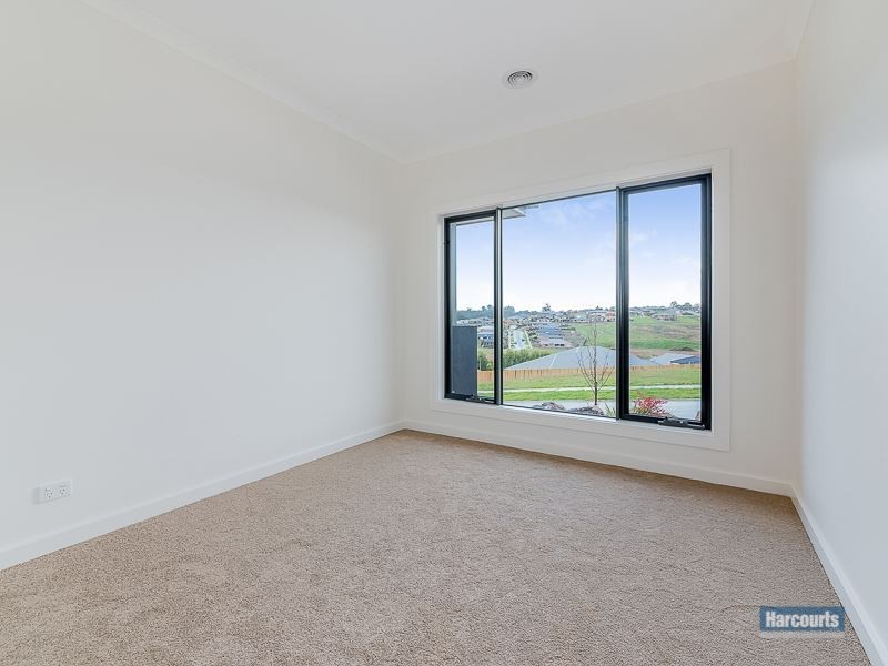 42 Manikato Drive, Drouin VIC 3818