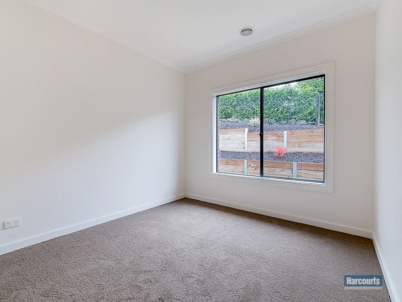 42 Manikato Drive, Drouin VIC 3818