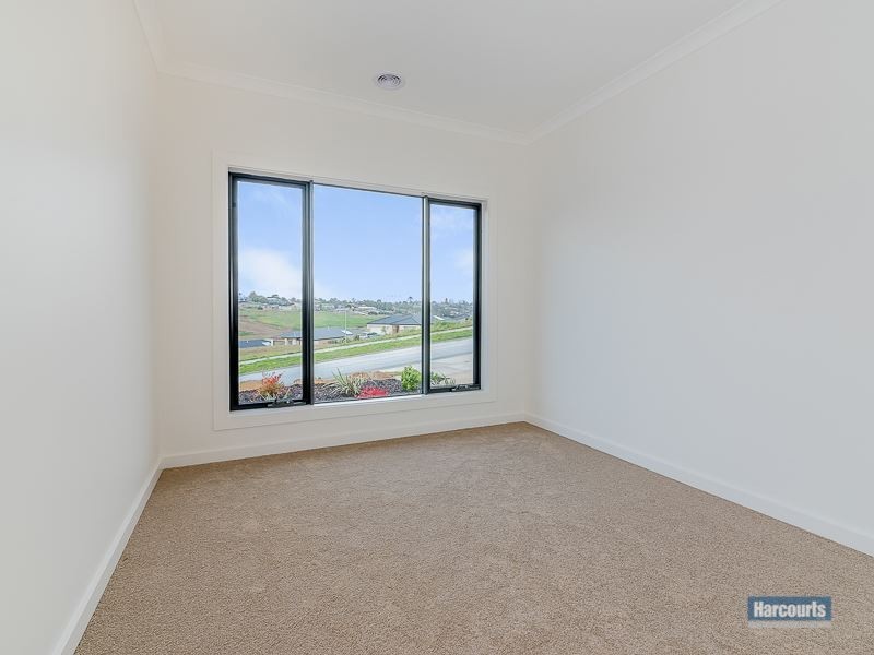 42 Manikato Drive, Drouin VIC 3818