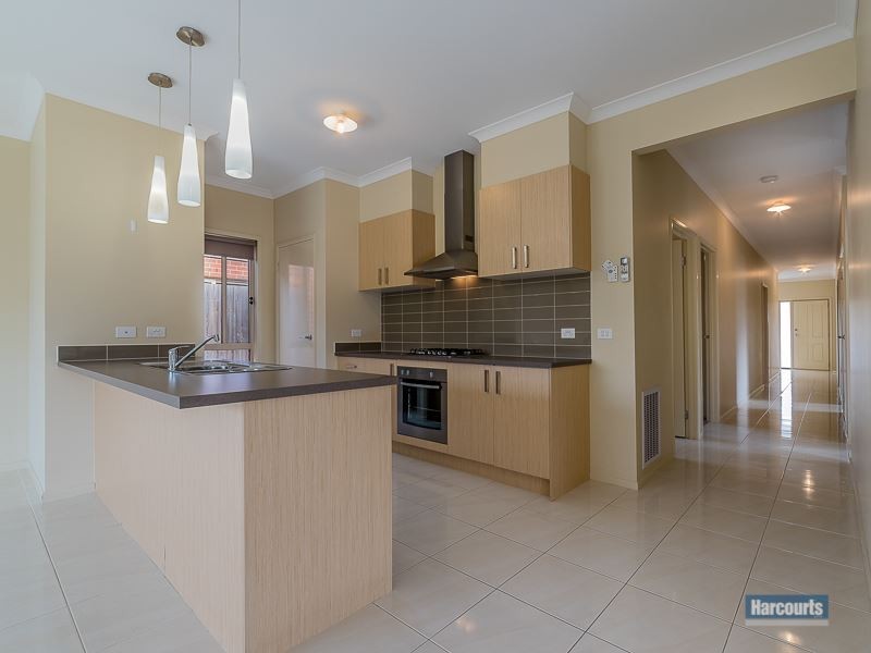 6 Rivendale Crescent, Drouin VIC 3818