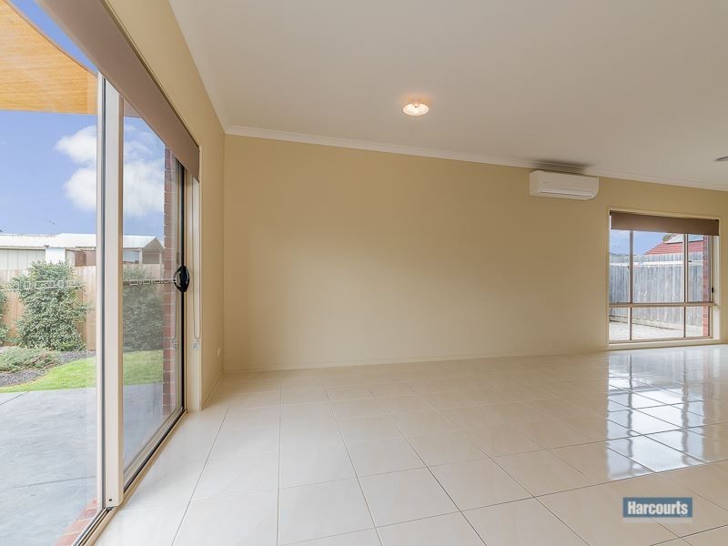 6 Rivendale Crescent, Drouin VIC 3818