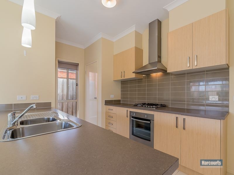 6 Rivendale Crescent, Drouin VIC 3818