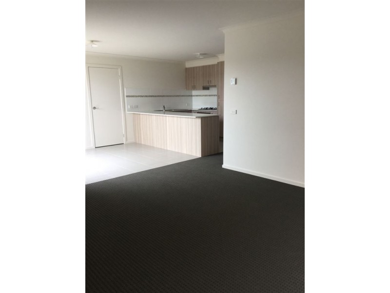 13 Telford Circuit, Drouin VIC 3818