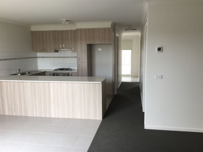 14 Telford Circuit, Drouin VIC 3818